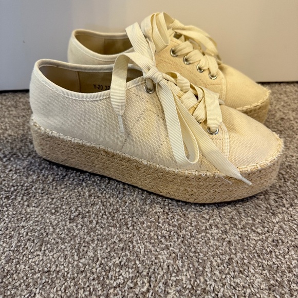 Espadrilles - Picture 1 of 4